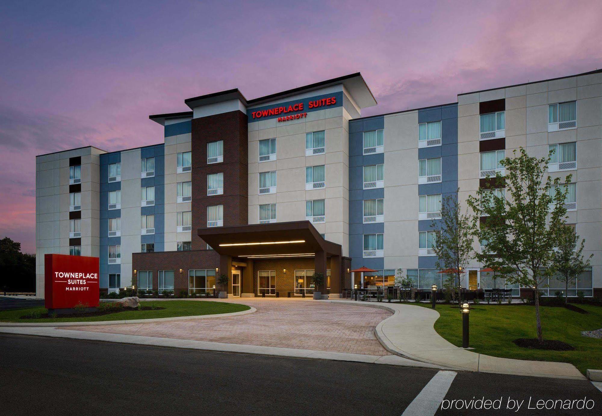 Towneplace Suites By Marriott Pittsburgh Harmarville Exterior photo
